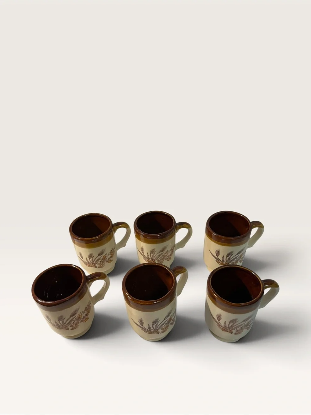 Vintage 1970s country wheat/flower coffee mugs
